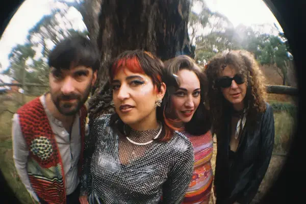 Derya Yildirim & Grup Şimşek, Thee Marloes