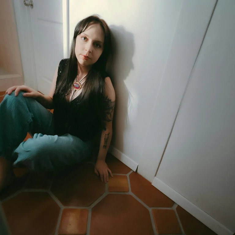 Laurlyn + Juno Rossa + Dear Luna