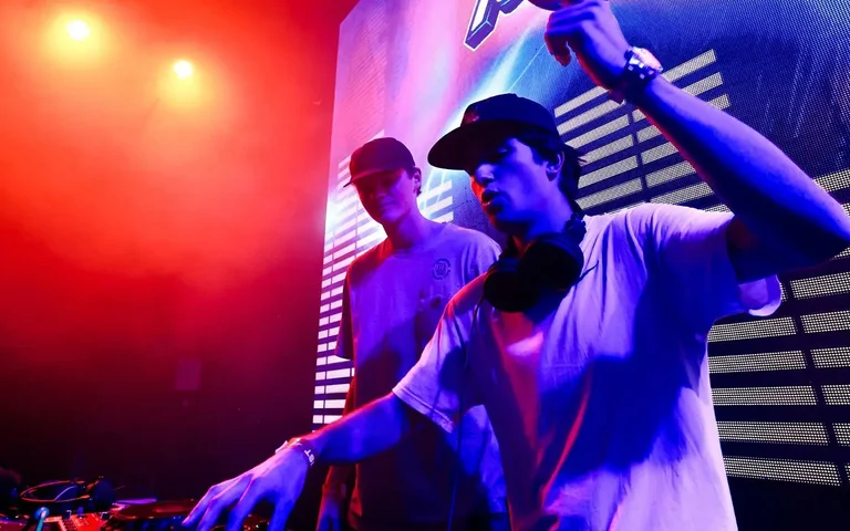 DoubleTake with Gallow, Mako b2b Chuck Magic