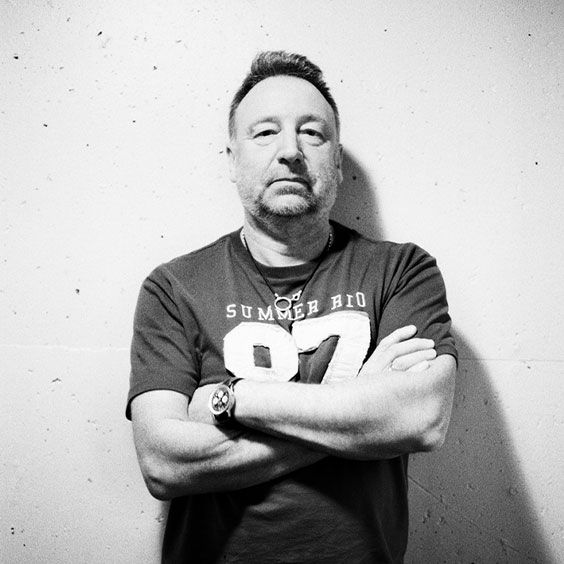 Peter Hook & The Light